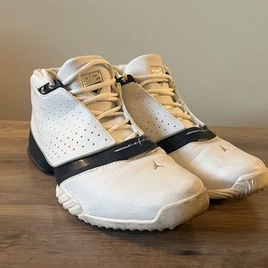 Men’s Jordan Jumpman Jet. Derek Jeter. Size 9.5.